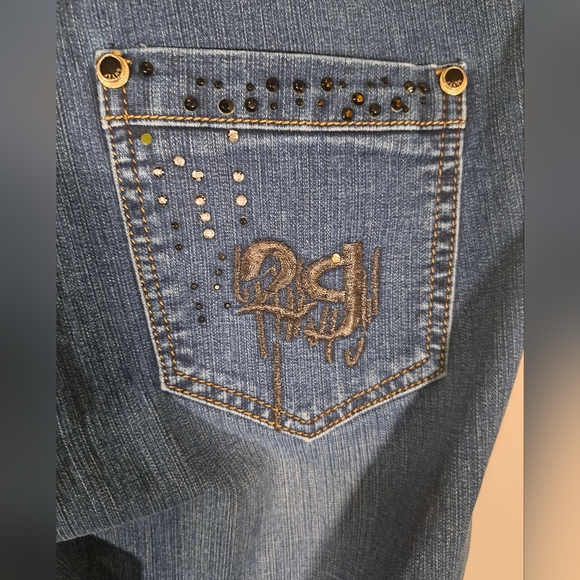 Straight Leg Bedazzled Pockets Korean Jeans - Picture 6 of 8